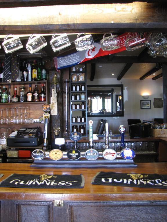 Rose & Crown Hotel Тенбъри Екстериор снимка