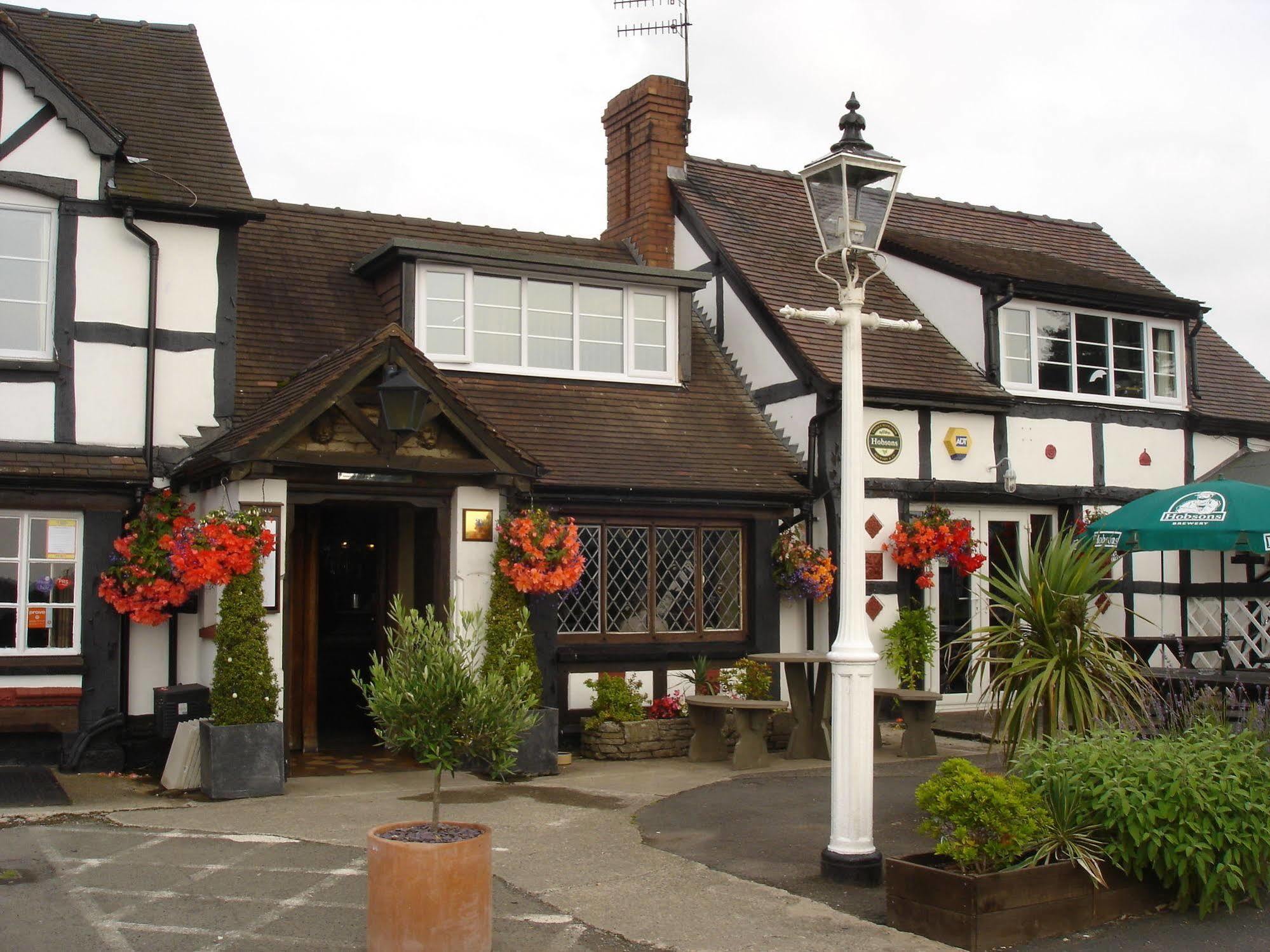Rose & Crown Hotel Тенбъри Екстериор снимка